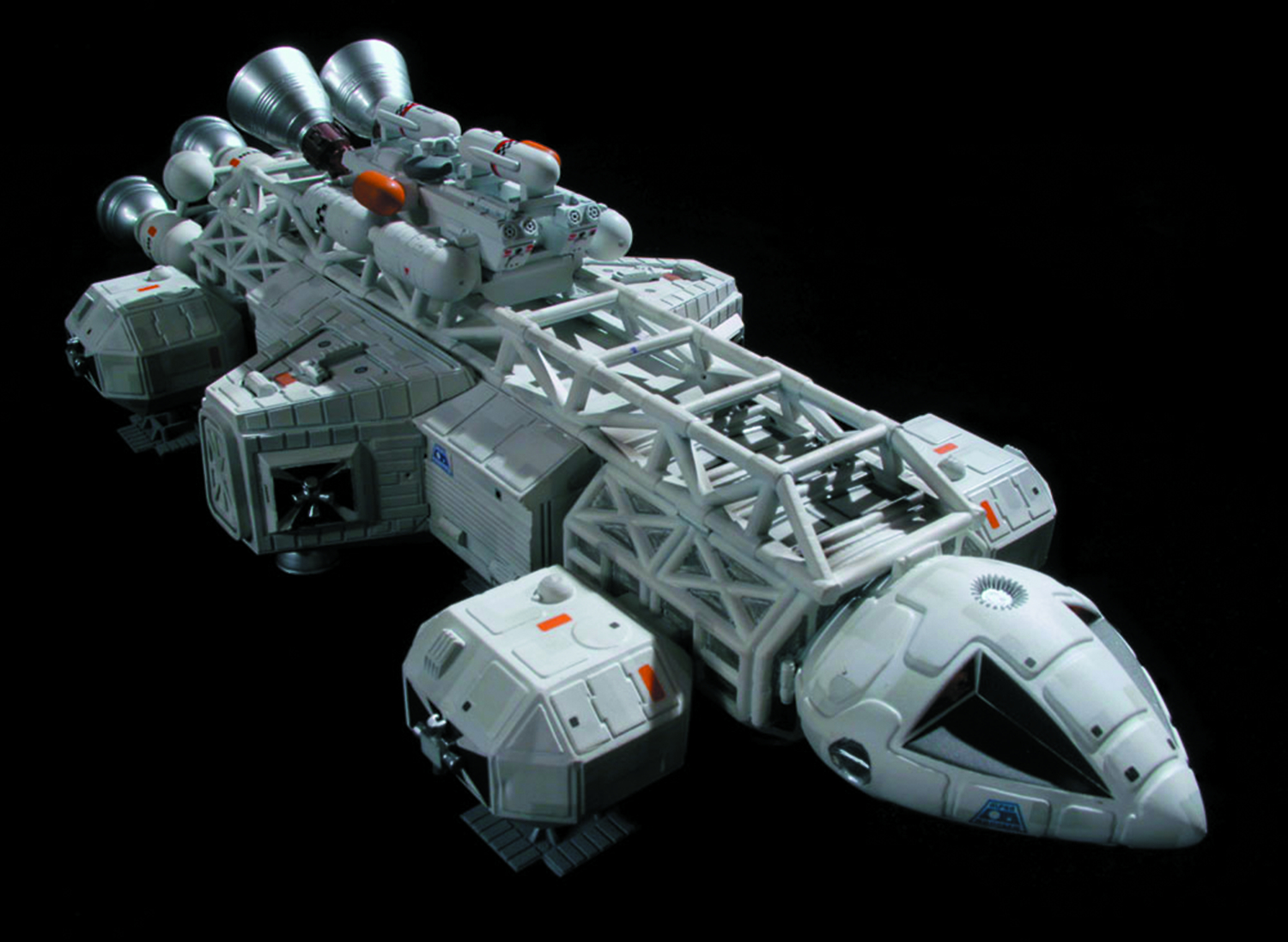 Jan152282 Space 1999 Eagle 1 Dlx Ed 172 Scale Model Kit Previews World 