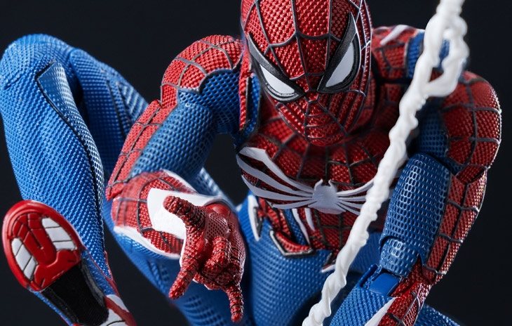 Threezero's DLX Advanced Suit 2.0 Spidey Zips into Comic Shops