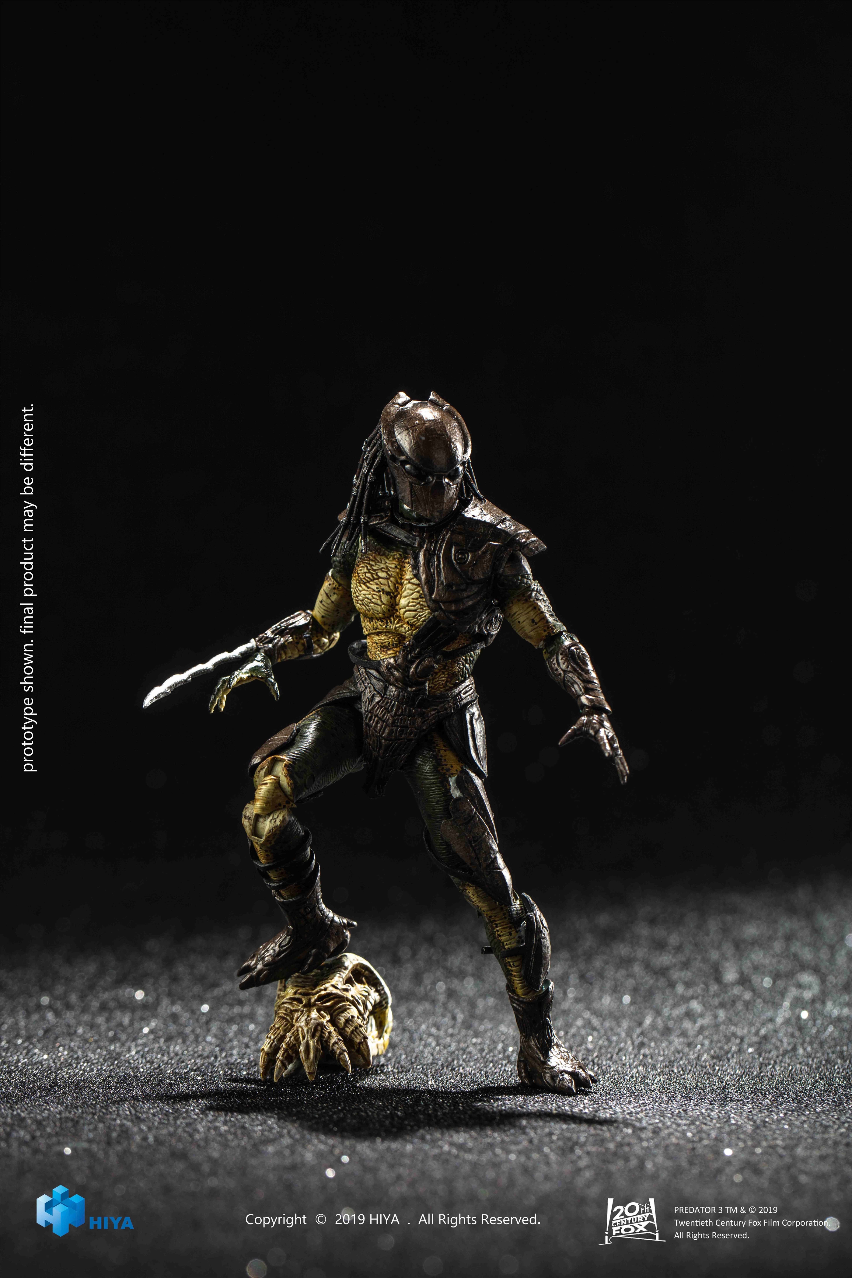 APR218535 - PREDATORS FALCONER PREDATOR PX 1/18 SCALE FIG