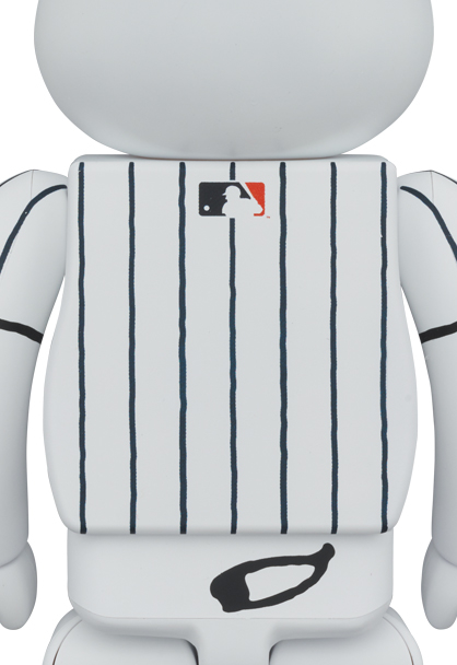APR238351 - PEANUTS X MLB NY YANKEES SNOOPY 1000% BEA