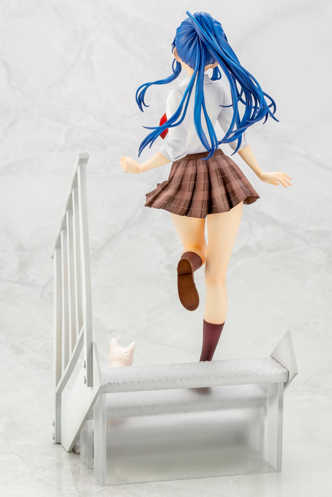 nanami statue