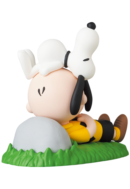 JAN228770 - PEANUTS NAPPING CHARLIE BROWN & SNOOPY UDF FIG SERIES