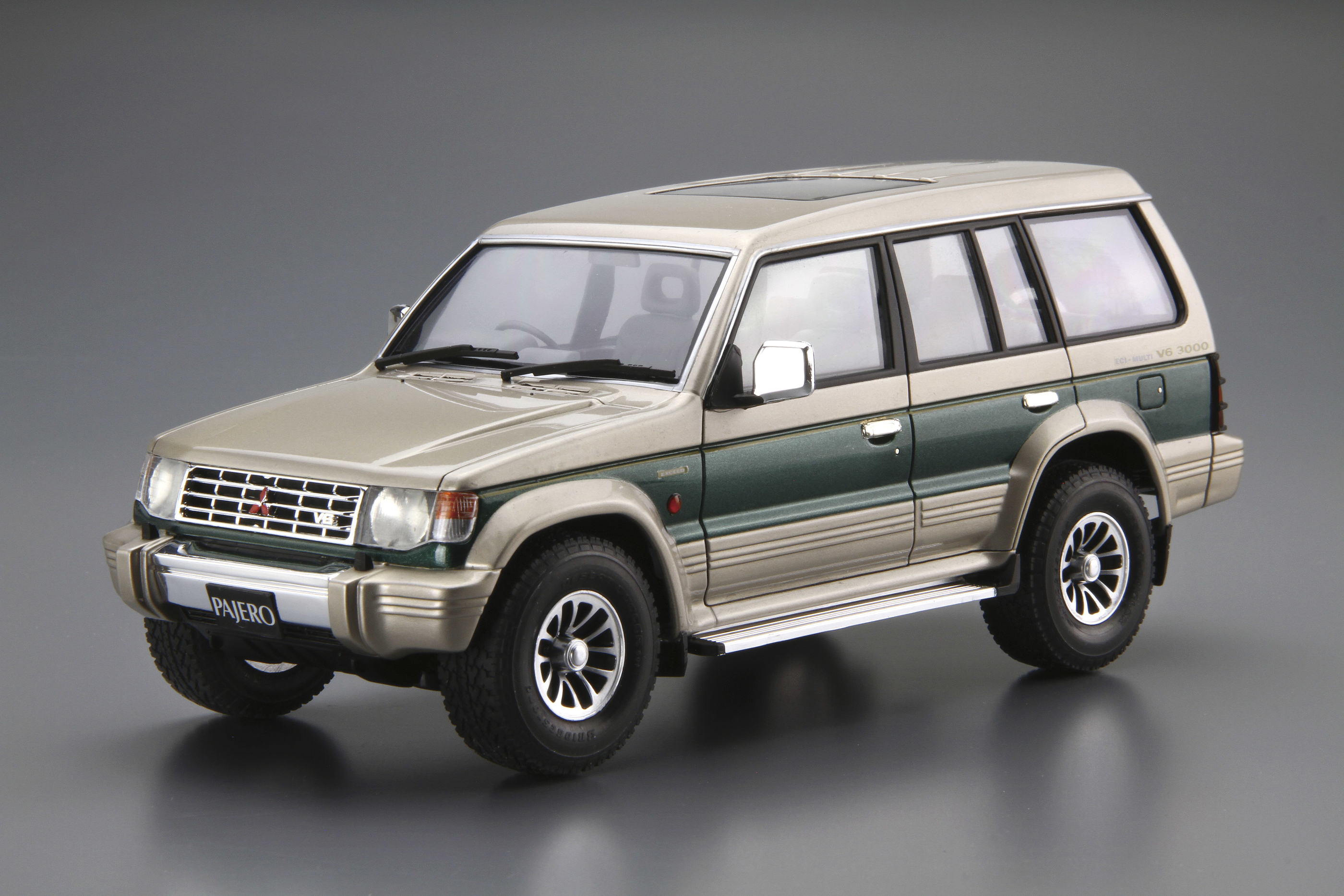 Amazon.co.jp: サンスター 1/18 三菱 パジェロ3500 4WD