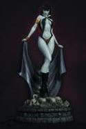 WOMEN DYNAMITE VAMPIRELLA STATUE B&W ED