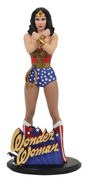 DC CLASSIC TV GALLERY DIORAMA WONDER WOMAN PVC STATUE