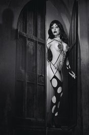 TAROT WITCH OF THE BLACK ROSE #142 PHOTO (MR)