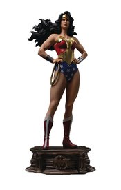 DC WONDER WOMAN 1/4 SCALE STATUE