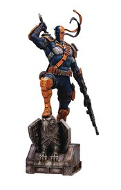 DC DEATHSTROKE 1/10 SCALE STATUE