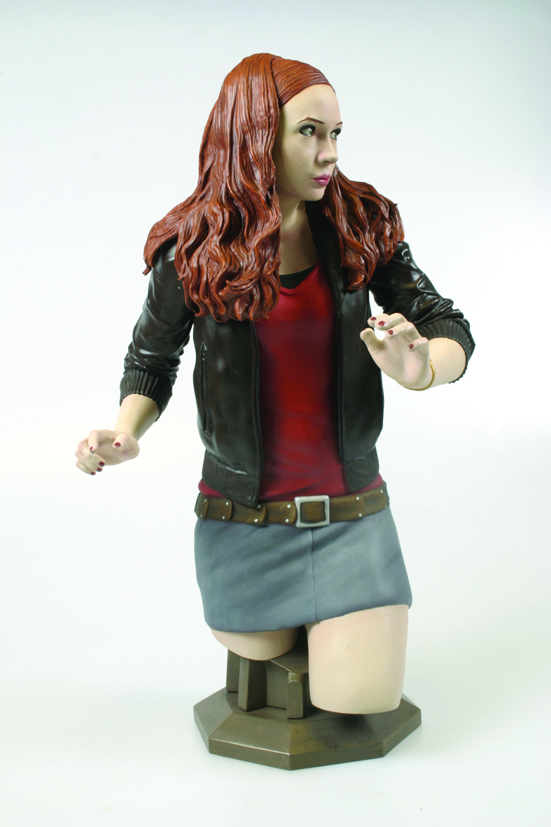 Titan maxis. Эми Понд фигурка. Фигурки доктор кто Эми Понд. Amy Figure.