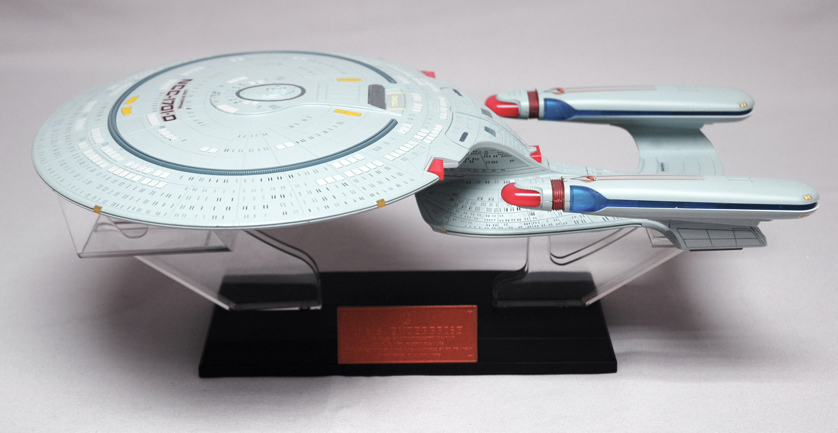 The Next Generation Enterprise D Ship DIAMOND SELECT TOYS Star Trek