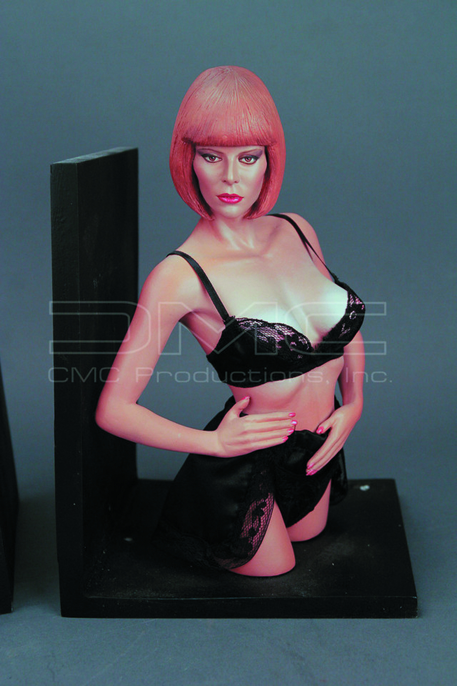 MAR131989 - SEKA 1/4 SCALE BOOKENDS (MR) - Previews World