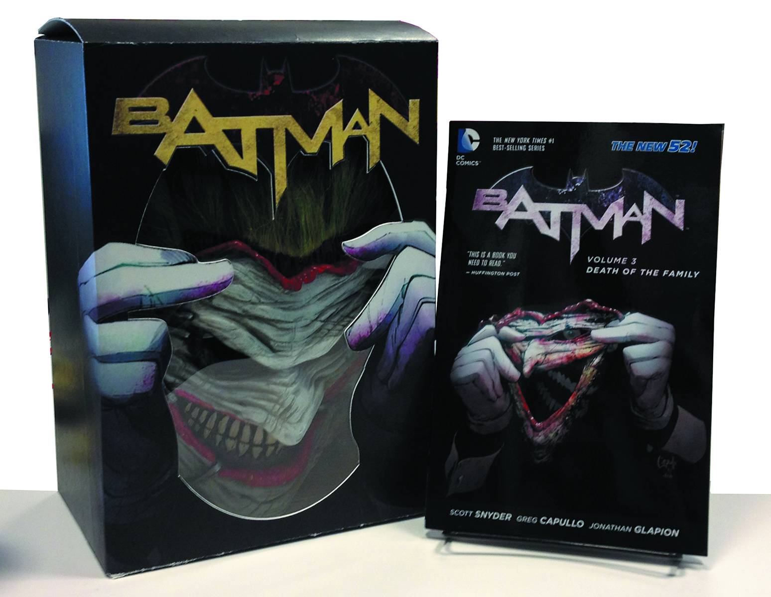 MAY140361 - BATMAN DEATH OF THE FAMILY BOOK & JOKER MASK SET (N52) -  Previews World