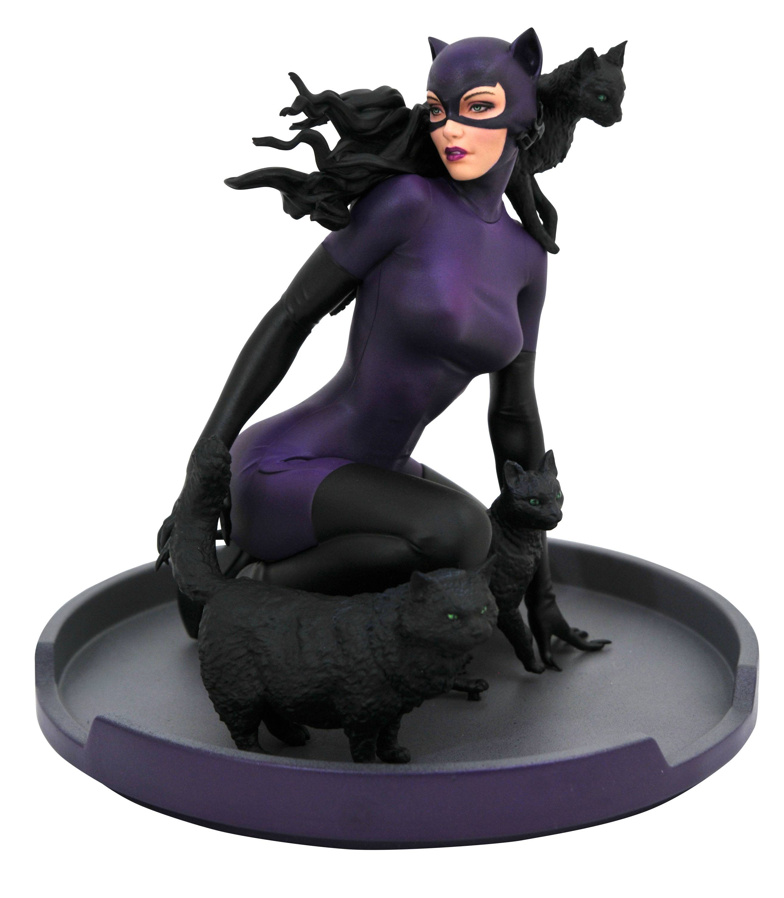 DC GALLERY COMIC CATWOMAN PVC STATUE