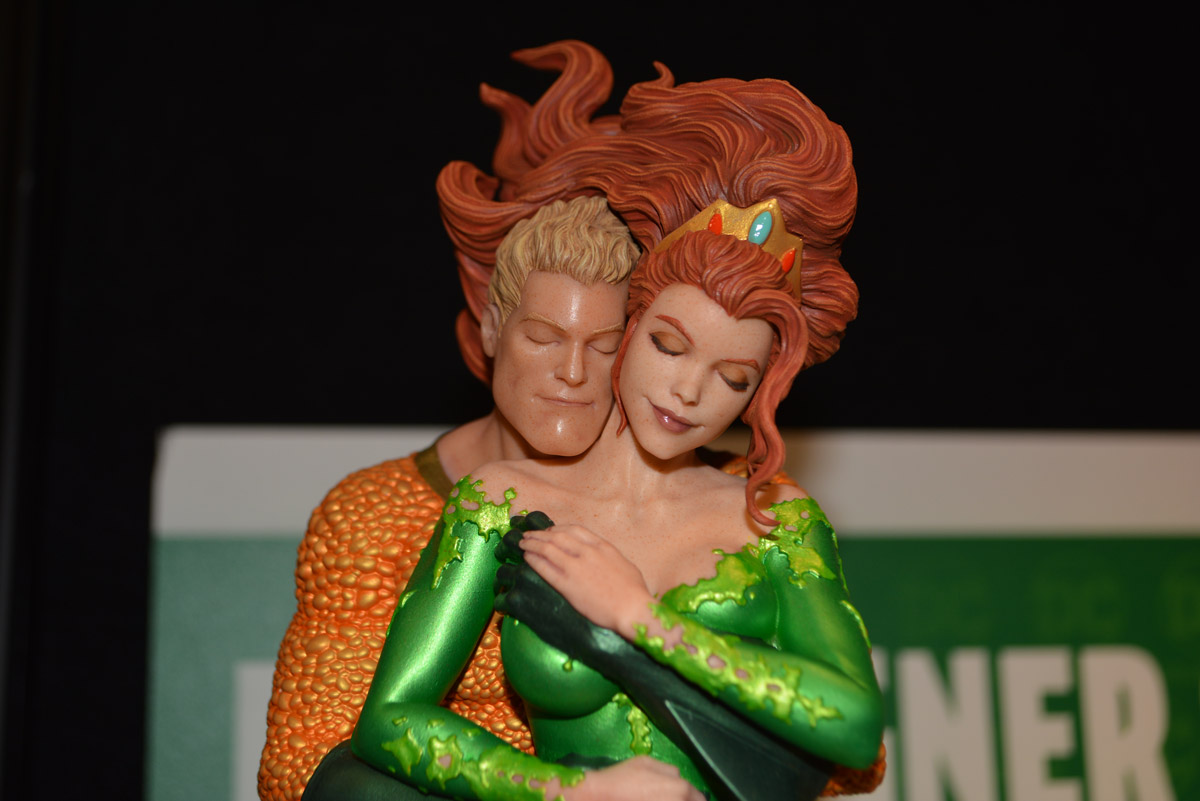 aquaman and mera statue