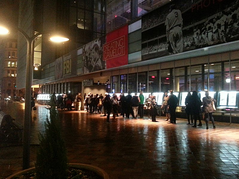 Line in front of Newseum