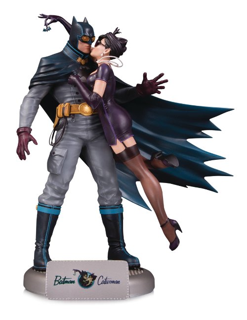 DC Entertainment's DC Comics Bombshells: Batman & Catwoman Statue